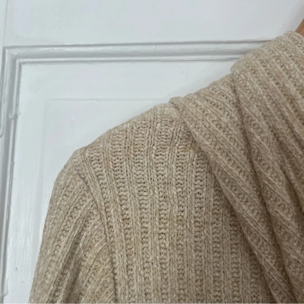 SOFT SURROUNDINGS Cream Hoodie in Size Medium - Picture 5 of 6